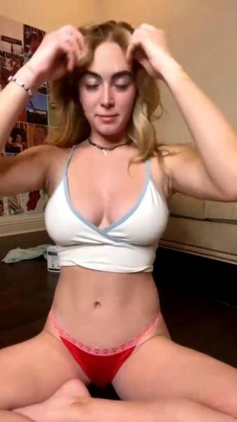 Grace Charis Topless Stretching Livestream Video Leaked on modeladdicts.com