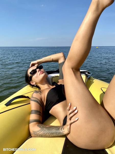 Zusjeofficial Instagram Nude Influencer - Zusje Leaked Nudes on modeladdicts.com
