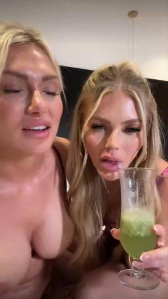 ScarlettKissesXO Nude Lesbian Livestream OnlyFans Video Leaked on modeladdicts.com