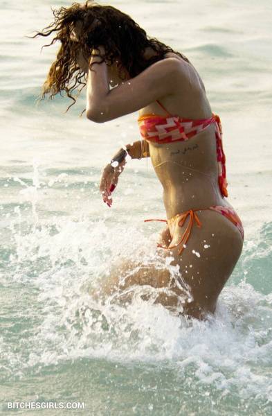 Rihanna Nude Celebrities - Nude Videos Celebrities on www.modeladdicts.com