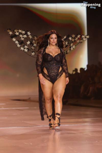 Ashley Graham Flaunts Her Curves at the 2024 Victoria’s Secret Show (67 Photos) on modeladdicts.com