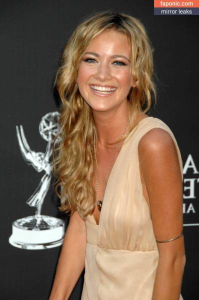 Meredith Hagner aka merediththeweasel Nude Leaks on modeladdicts.com