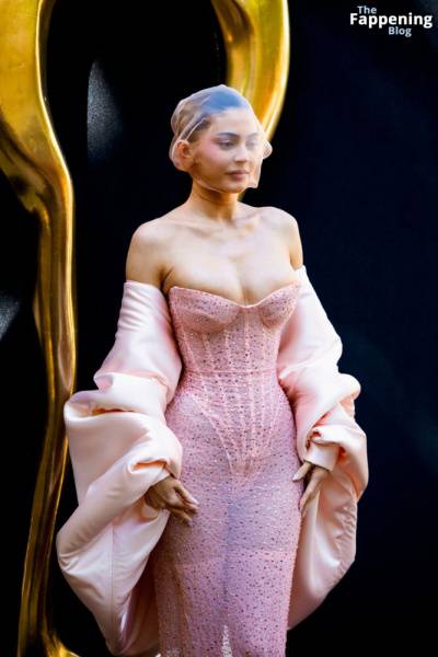 Kylie Jenner Displays Her Sexy Boobs at the Schiaparelli Fashion Show in Paris (25 Photos) - city Paris on modeladdicts.com