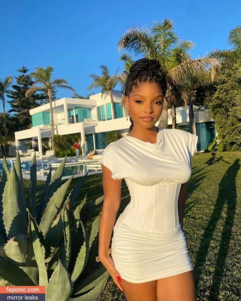 Halle Bailey aka HalleBailey aka Little Mermaid aka chloebaileyyy Nude Leaks OnlyFans on modeladdicts.com