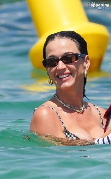 Katy Perry and Her Family Arrive at Le Club 55 in Saint-Tropez (97 Photos) - France on modeladdicts.com