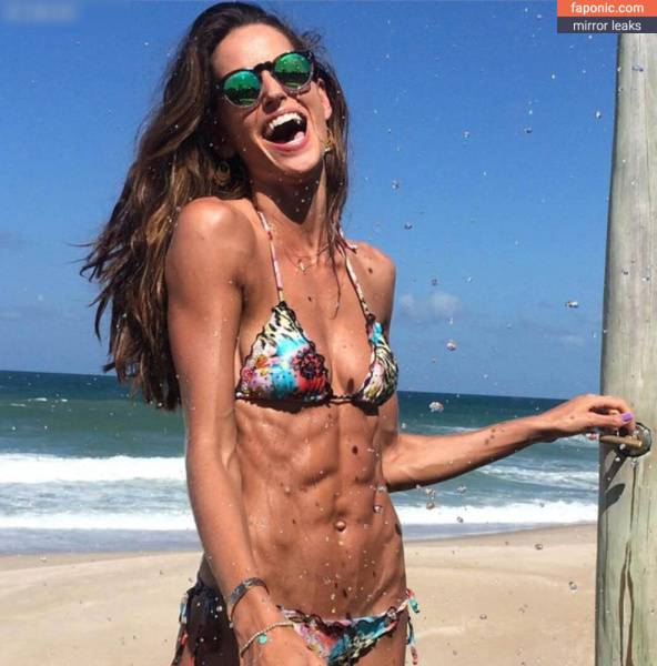 Izabel Goulart aka iza_goulart aka izabelgoulart Nude Leaks OnlyFans on modeladdicts.com