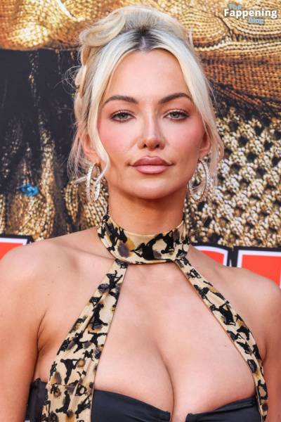 Lindsey Pelas Displays Her Sexy Boobs at the “Jackpot!” Premiere (11 Photos) - Los Angeles - China - city Hollywood on modeladdicts.com