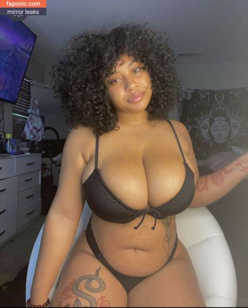 Jasmyn Aaliyah aka jjuicyjasss aka milkmamijas Nude Leaks OnlyFans on modeladdicts.com