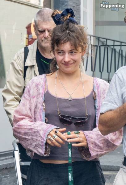 Ruby Ashbourne Serkis Goes Braless with Her Dad in London (24 Photos) - Britain - city London on modeladdicts.com