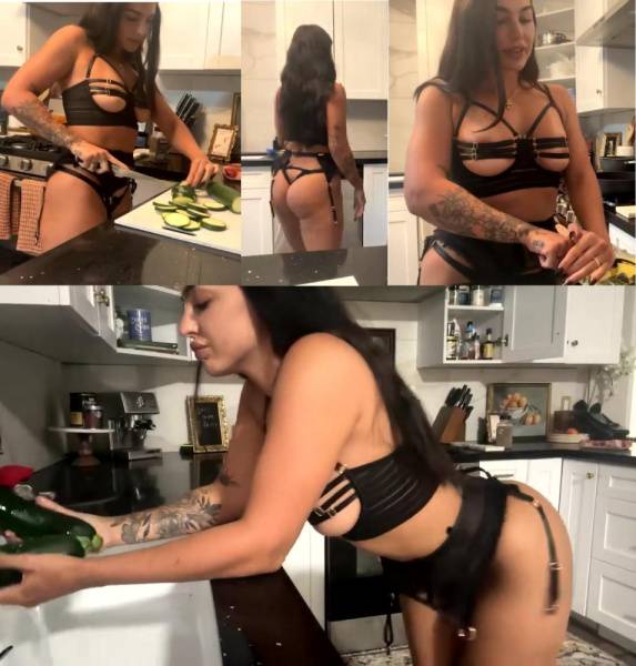 Emily Rinaudo Lingerie Kitchen Livestream OnlyFans Video Leaked on modeladdicts.com